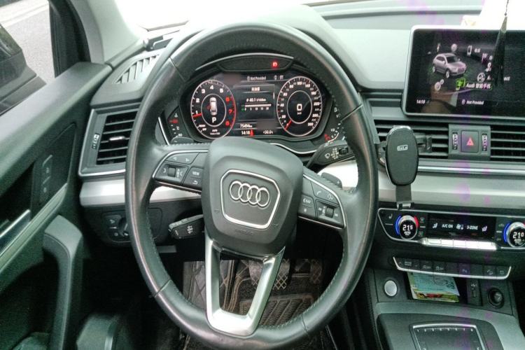 Used Audi Q5L 2018 40 TFSI Prestige Fashion Edition China VI Steering Wheel