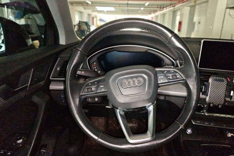 Used Audi Q5L 2018 45 TFSI Prestige Fashion Edition China V Emission Standard Steering Wheel