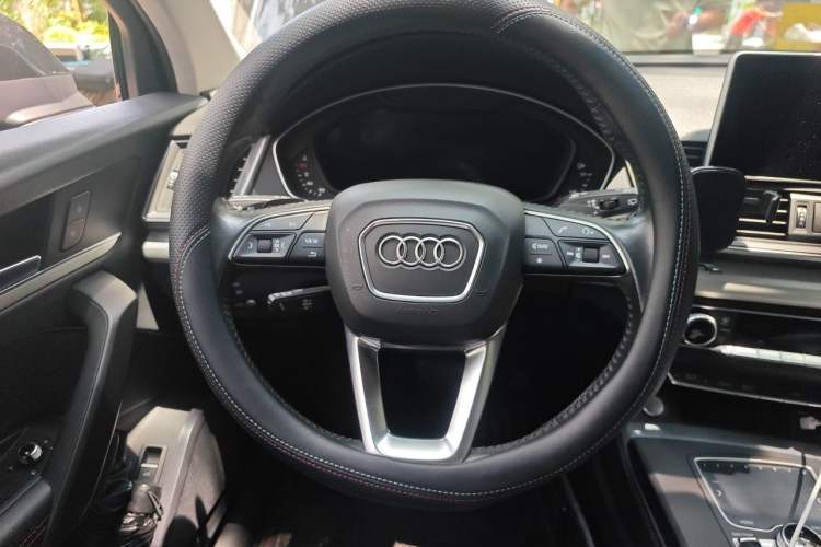 Used Audi Q5L 2018 40 TFSI Prestige Fashion Edition China V Steering Wheel