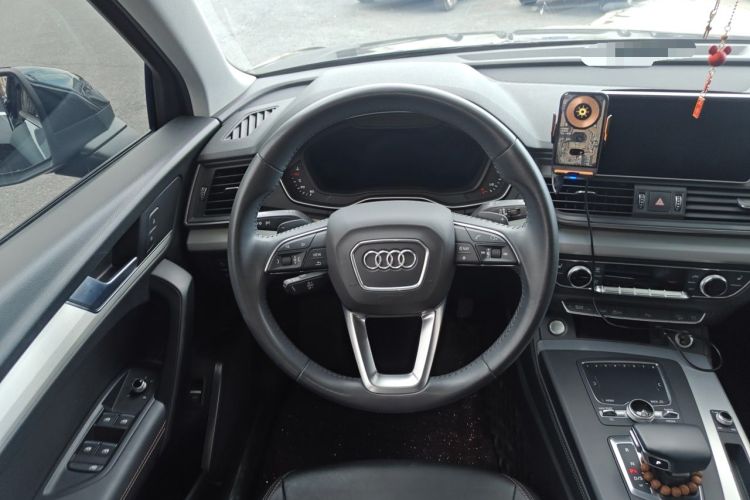Used Audi Q5L 2018 40 TFSI Prestige Fashion Edition China V Steering Wheel