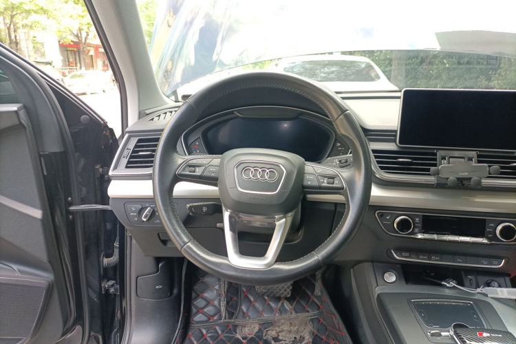 Used Audi Q5L 2018 40 TFSI Prestige Fashion Edition China VI Steering Wheel