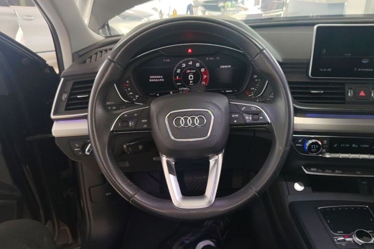 Used Audi Q5L 2018 40 TFSI Prestige Fashion Edition China VI Steering Wheel