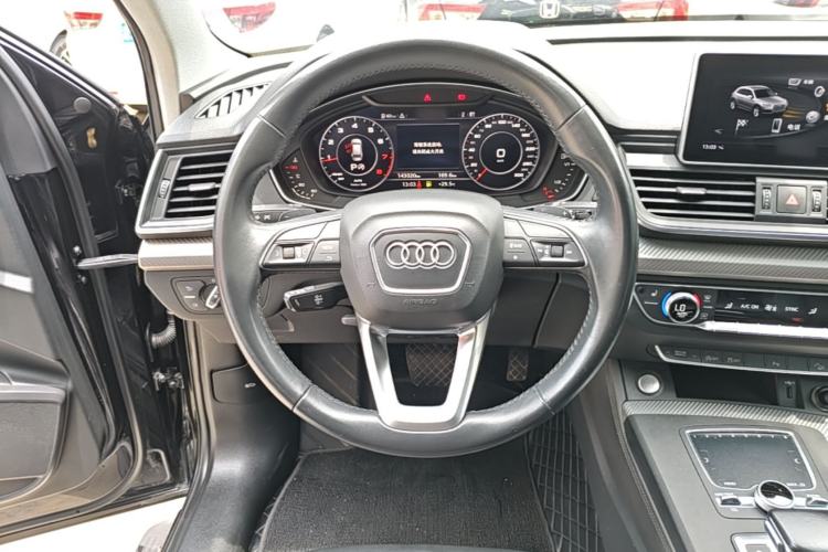 Used Audi Q5L 2018 45 TFSI Prestige Fashion Edition China VI Emission Standard Steering Wheel