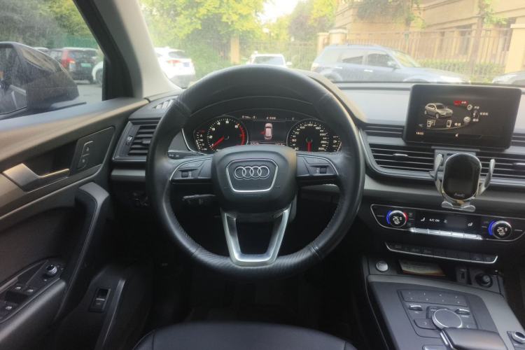 Used Audi Q5L 2018 40 TFSI Prestige Fashion Edition China VI Steering Wheel