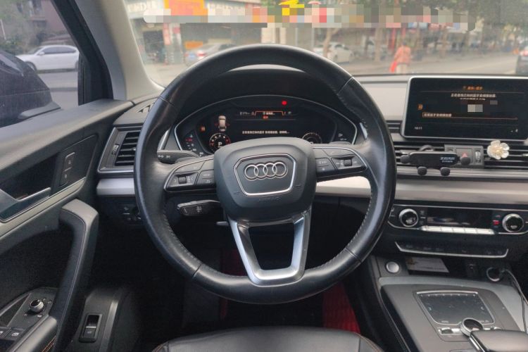 Used Audi Q5L 2018 40 TFSI Prestige Fashion Edition China VI Steering Wheel