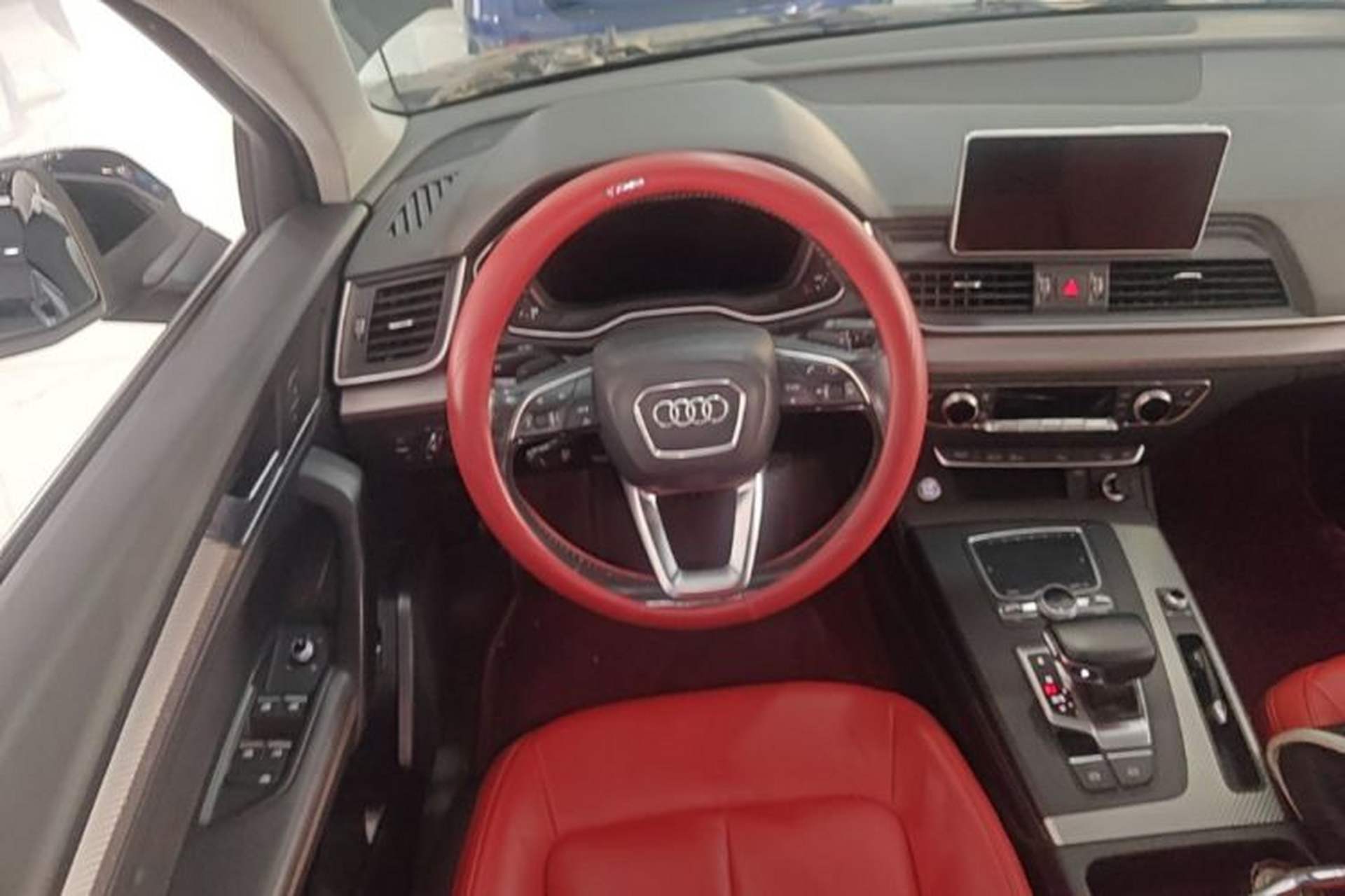 Used Audi Q5L 2018 45 TFSI Prestige Fashion Edition China V Emission Standard Steering Wheel