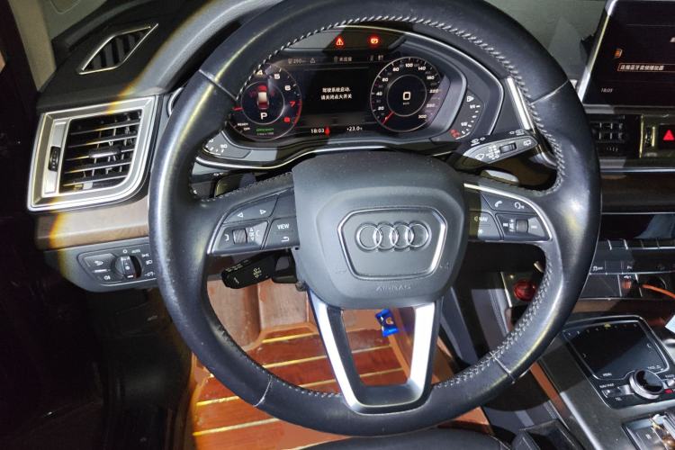 Used Audi Q5L 2018 45 TFSI Prestige Elegant Edition China VI Steering Wheel