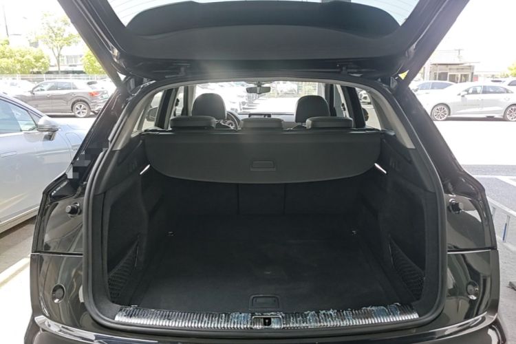 Used Audi Q5L 2018 40 TFSI Prestige Fashion Edition China VI Trunk