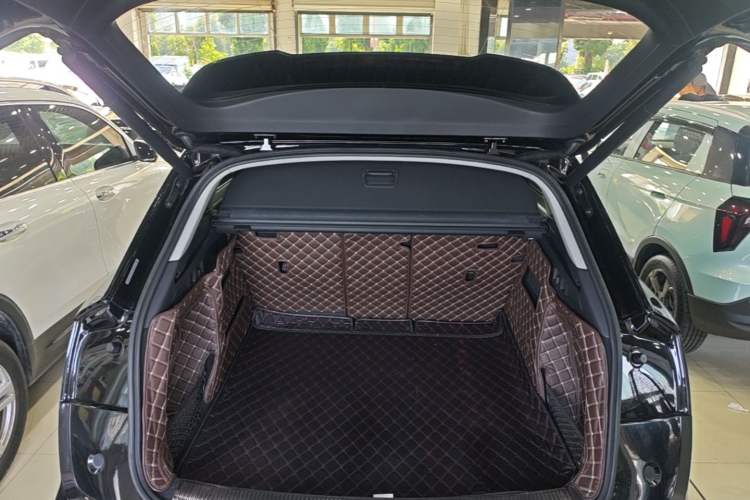 Used Audi Q5L 2018 40 TFSI Prestige Fashion Edition China VI Trunk