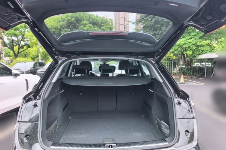 Used Audi Q5L 2018 40 TFSI Prestige Fashion Edition China VI Trunk