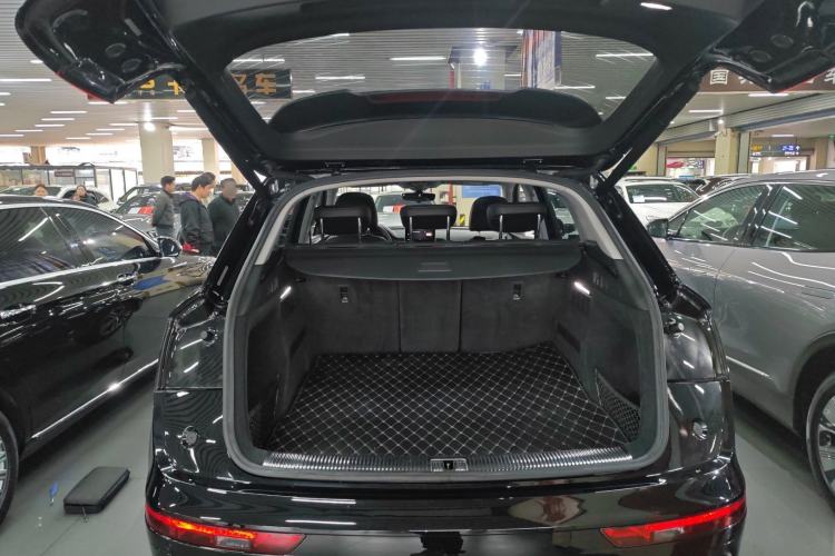 Used Audi Q5L 2018 40 TFSI Prestige Fashion Edition China VI Trunk