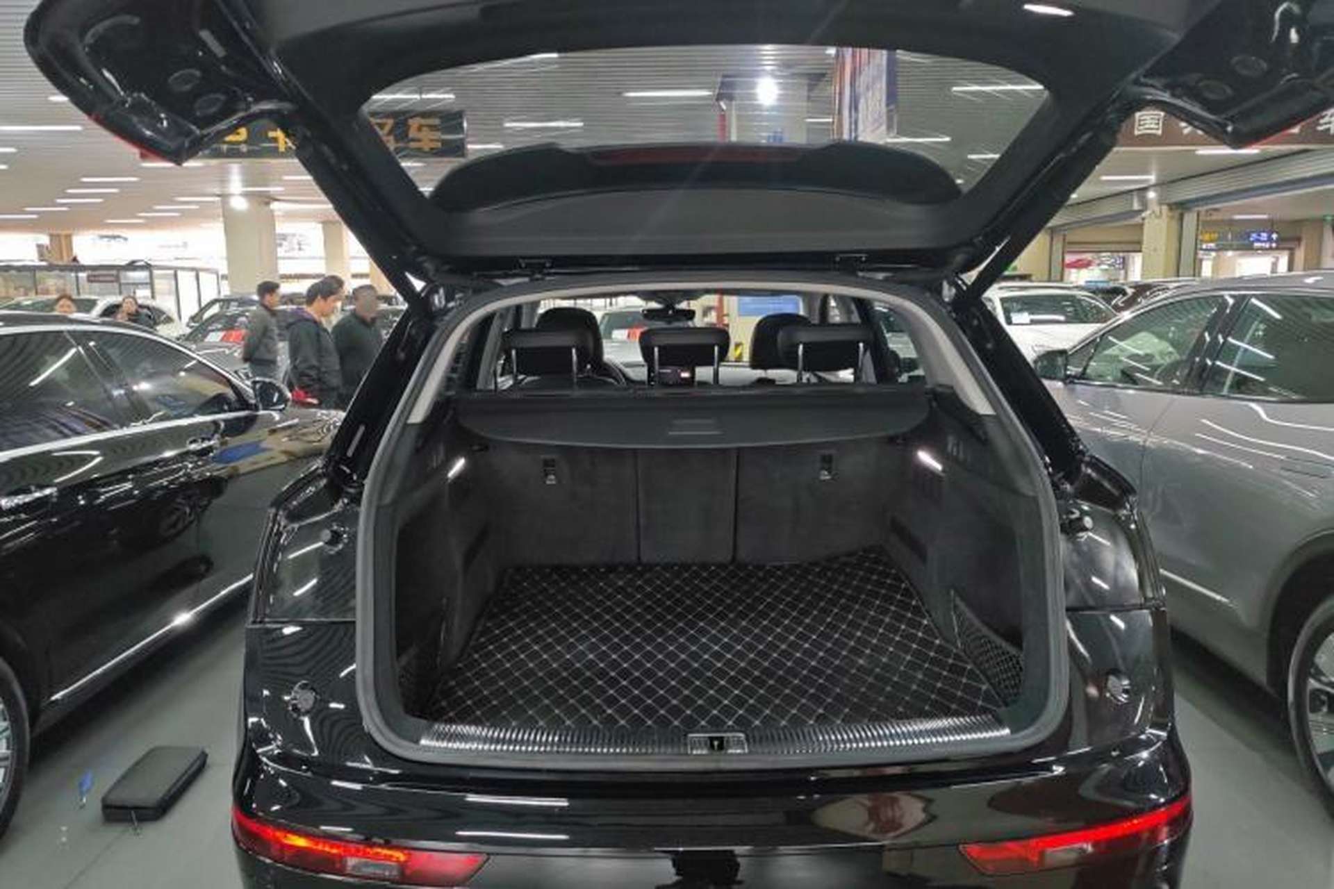 Used Audi Q5L 2018 40 TFSI Prestige Fashion Edition China VI Trunk