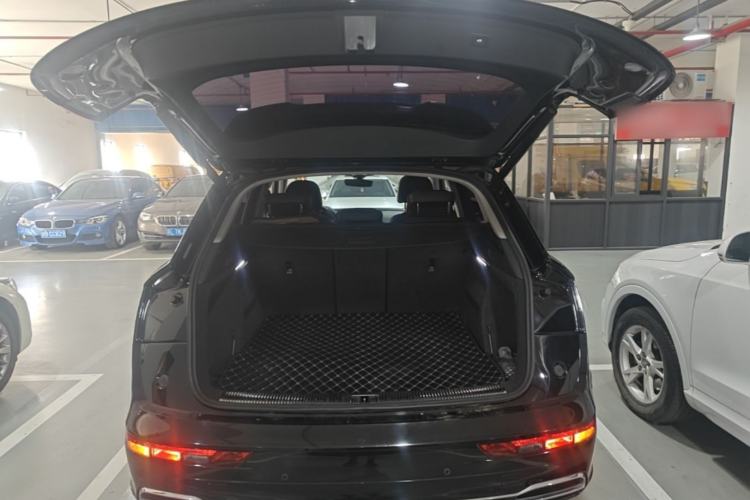 Used Audi Q5L 2018 40 TFSI Prestige Fashion Edition China VI Trunk