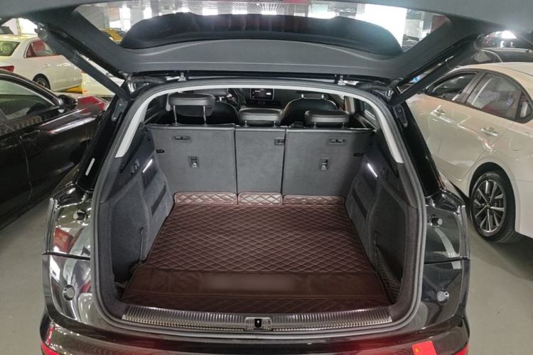 Used Audi Q5L 2018 40 TFSI Prestige Fashion Edition China VI Trunk