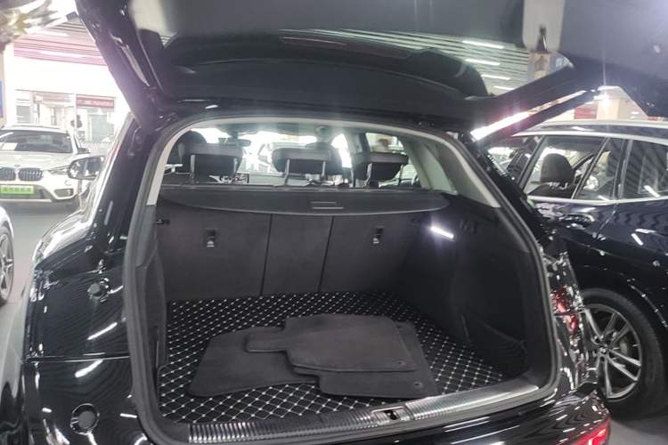 Used Audi Q5L 2018 40 TFSI Prestige Fashion Edition China VI Trunk