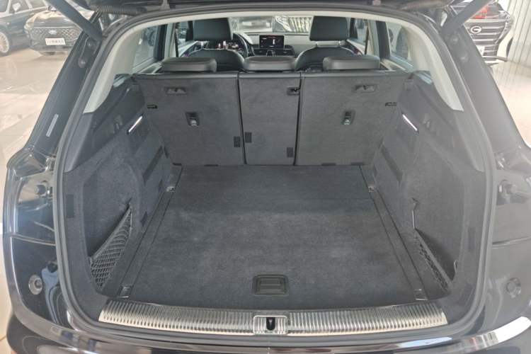 Used Audi Q5L 2018 40 TFSI Prestige Fashion Edition China VI Trunk