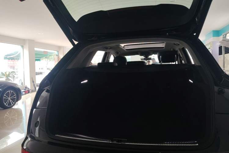 Used Audi Q5L 2018 40 TFSI Prestige Fashion Edition China VI Trunk