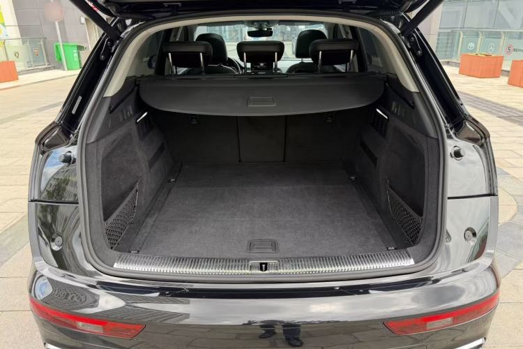 Used Audi Q5L 2018 40 TFSI Prestige Fashion Edition China VI Trunk