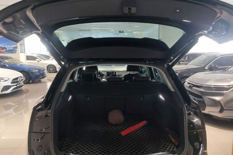 Used Audi Q5L 2018 40 TFSI Prestige Fashion Edition China VI Trunk