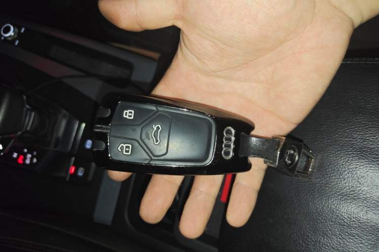 Used Audi Q5L 2018 40 TFSI Prestige Fashion Edition China V Vehicle Key