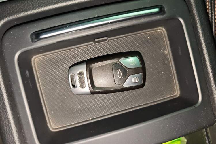 Used Audi Q5L 2018 40 TFSI Prestige Fashion Edition China V Vehicle Key