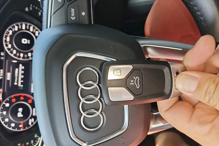 Used Audi Q5L 2018 40 TFSI Prestige Fashion Edition China VI Vehicle Key
