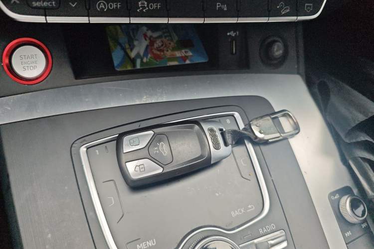 Used Audi Q5L 2018 40 TFSI Prestige Fashion Edition China VI Vehicle Key