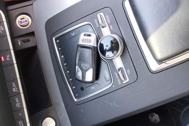 Used Audi Q5L 2018 40 TFSI Prestige Fashion Edition China V Vehicle Key