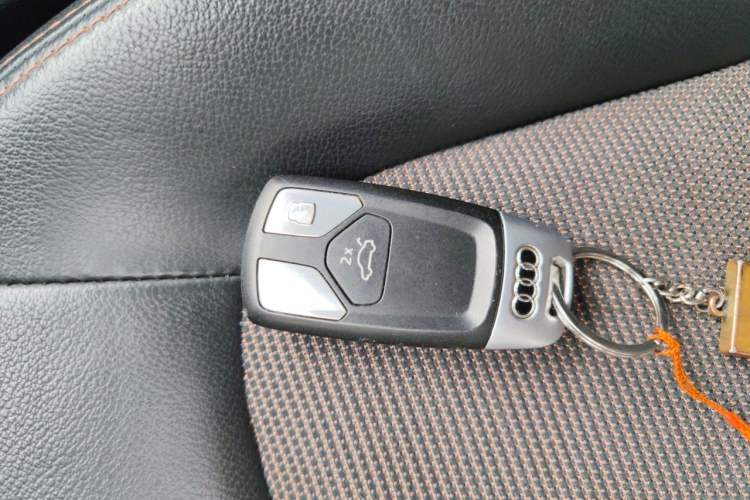 Used Audi Q5L 2018 40 TFSI Prestige Fashion Edition China V Vehicle Key