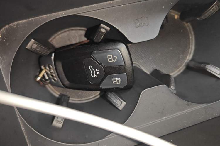 Used Audi Q5L 2018 40 TFSI Prestige Fashion Edition China VI Vehicle Key