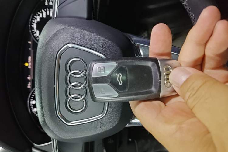 Used Audi Q5L 2018 40 TFSI Prestige Edition China V Vehicle Key
