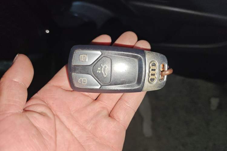Used Audi Q5L 2018 40 TFSI Prestige Edition China V Vehicle Key