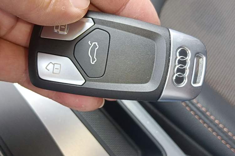 Used Audi Q5L 2018 40 TFSI Prestige Fashion Edition China V Vehicle Key