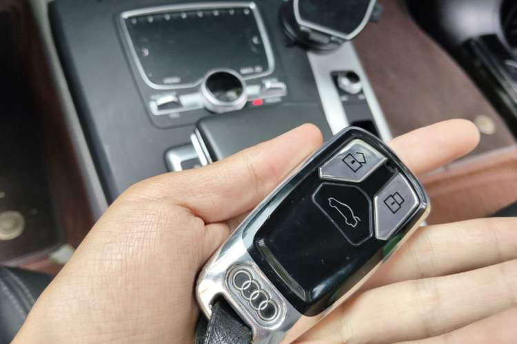 Used Audi Q5L 2018 40 TFSI Prestige Fashion Edition China V Vehicle Key