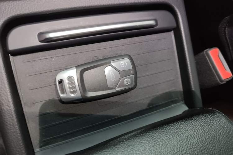 Used Audi Q5L 2018 40 TFSI Prestige Edition China V Vehicle Key