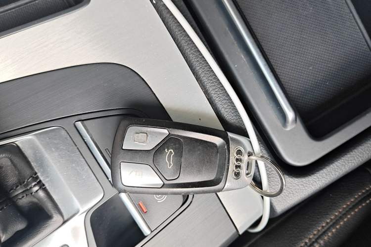 Used Audi Q5L 2018 40 TFSI Prestige Fashion Edition China V Vehicle Key