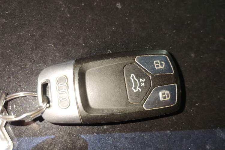 Used Audi Q5L 2018 40 TFSI Prestige Fashion Edition China V Vehicle Key