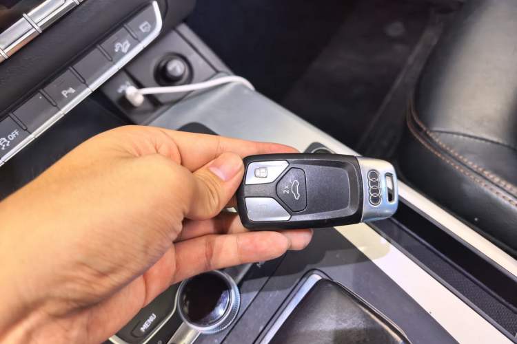 Used Audi Q5L 2018 40 TFSI Prestige Fashion Edition China V Vehicle Key