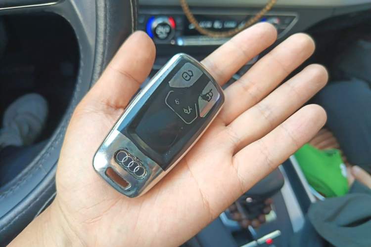 Used Audi Q5L 2018 40 TFSI Prestige Fashion Edition China V Vehicle Key