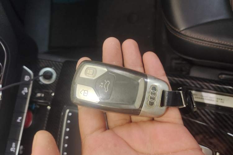 Used Audi Q5L 2018 40 TFSI Prestige Fashion Edition China VI Vehicle Key