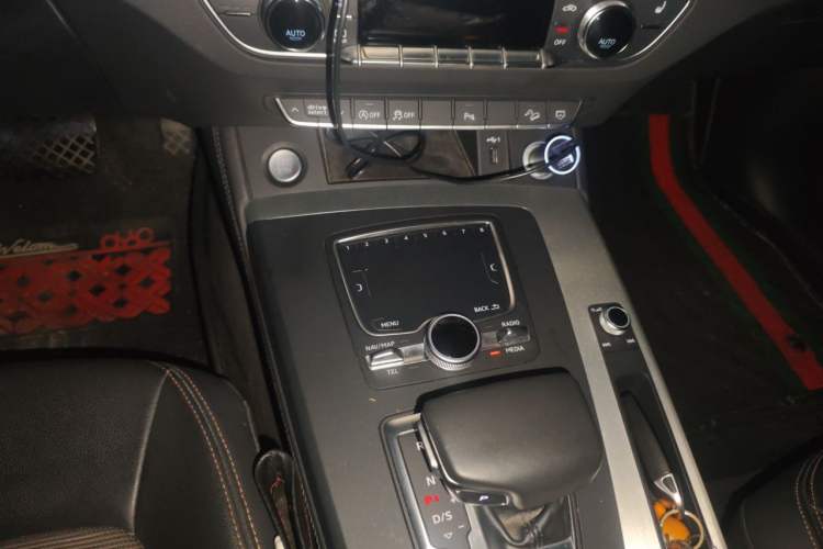 Used Audi Q5L 2018 40 TFSI Prestige Fashion Edition China VI Vehicle Key