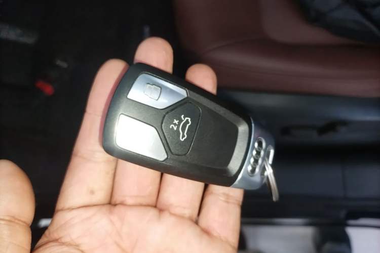 Used Audi Q5L 2018 40 TFSI Prestige Edition China V Vehicle Key