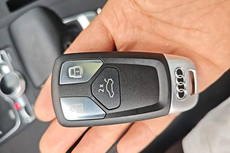 Used Audi Q5L 2018 40 TFSI Prestige Fashion Edition China V Vehicle Key