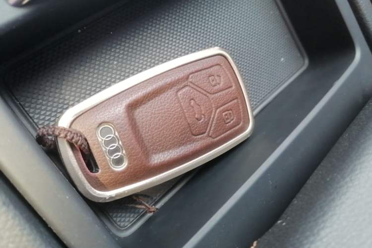 Used Audi Q5L 2018 40 TFSI Prestige Fashion Edition China VI Vehicle Key