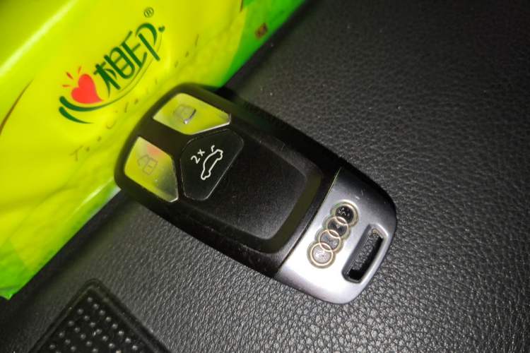 Used Audi Q5L 2018 40 TFSI Prestige Fashion Edition China VI Vehicle Key
