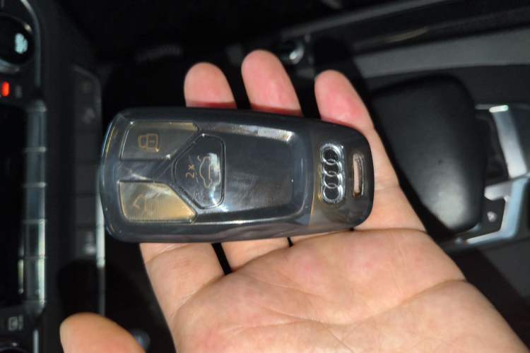 Used Audi Q5L 2018 40 TFSI Prestige Edition China V Vehicle Key