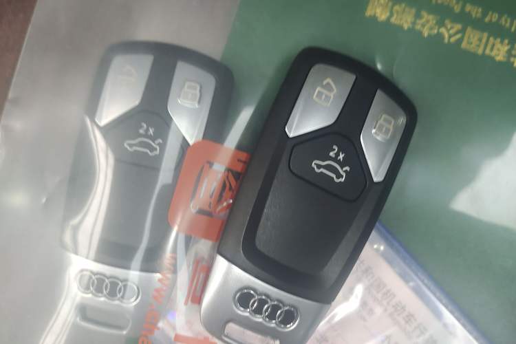 Used Audi Q5L 2018 40 TFSI Prestige Fashion Edition China VI Vehicle Key