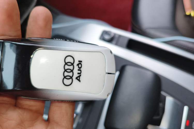 Used Audi Q5L 2018 40 TFSI Prestige Fashion Edition China VI Vehicle Key