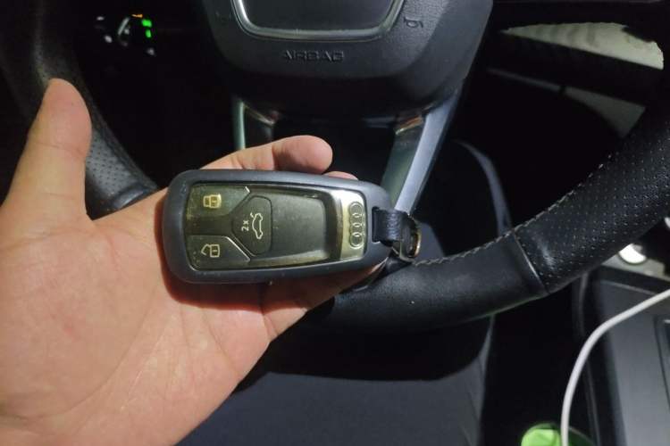 Used Audi Q5L 2018 40 TFSI Prestige Fashion Edition China VI Vehicle Key