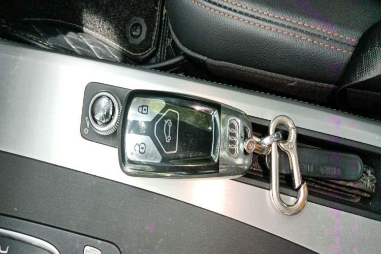 Used Audi Q5L 2018 40 TFSI Prestige Fashion Edition China VI Vehicle Key